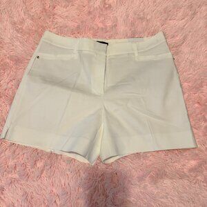 NWT White House Black Market white 5" shorts size 8